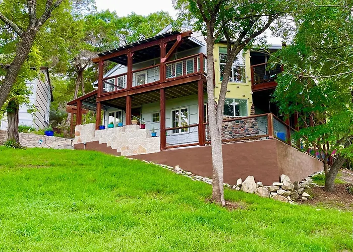 B&B only: The Rivery Retreat, Choose From Luxury Guesthouse Cabin Or Poolside Suite In Lake Austin Hill Country